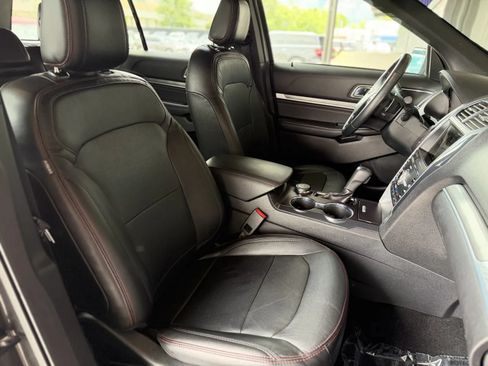 Used 2018 Ford Explorer Sport w/ Equipment Group 401A AWD/4WD image 21