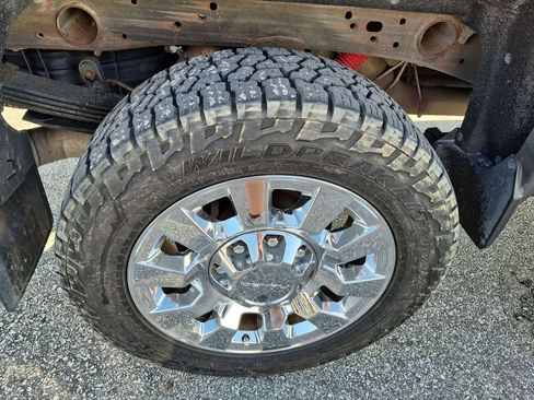 Used 2016 GMC Sierra 2500 Denali w/ Duramax Plus Package AWD/4WD image 10