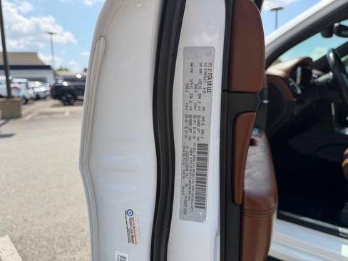 Used 2020 Jeep Grand Cherokee Overland AWD/4WD image 33