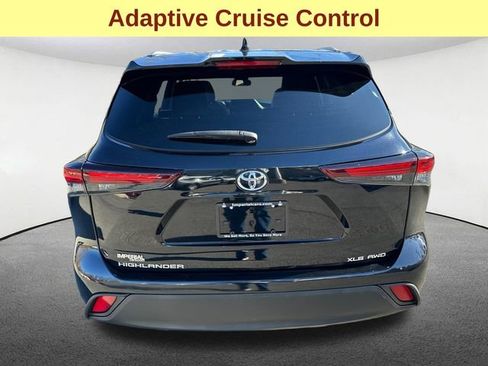 Used 2024 Toyota Highlander XLE AWD/4WD image 9