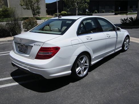 Used 2013 Mercedes-Benz C 300 4MATIC Sedan image 4