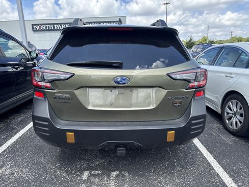 Used 2025 Subaru Outback Wilderness AWD/4WD image 3