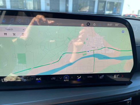 New 2025 Chevrolet Traverse LT w/ LPO, Floor Liner Package image 31