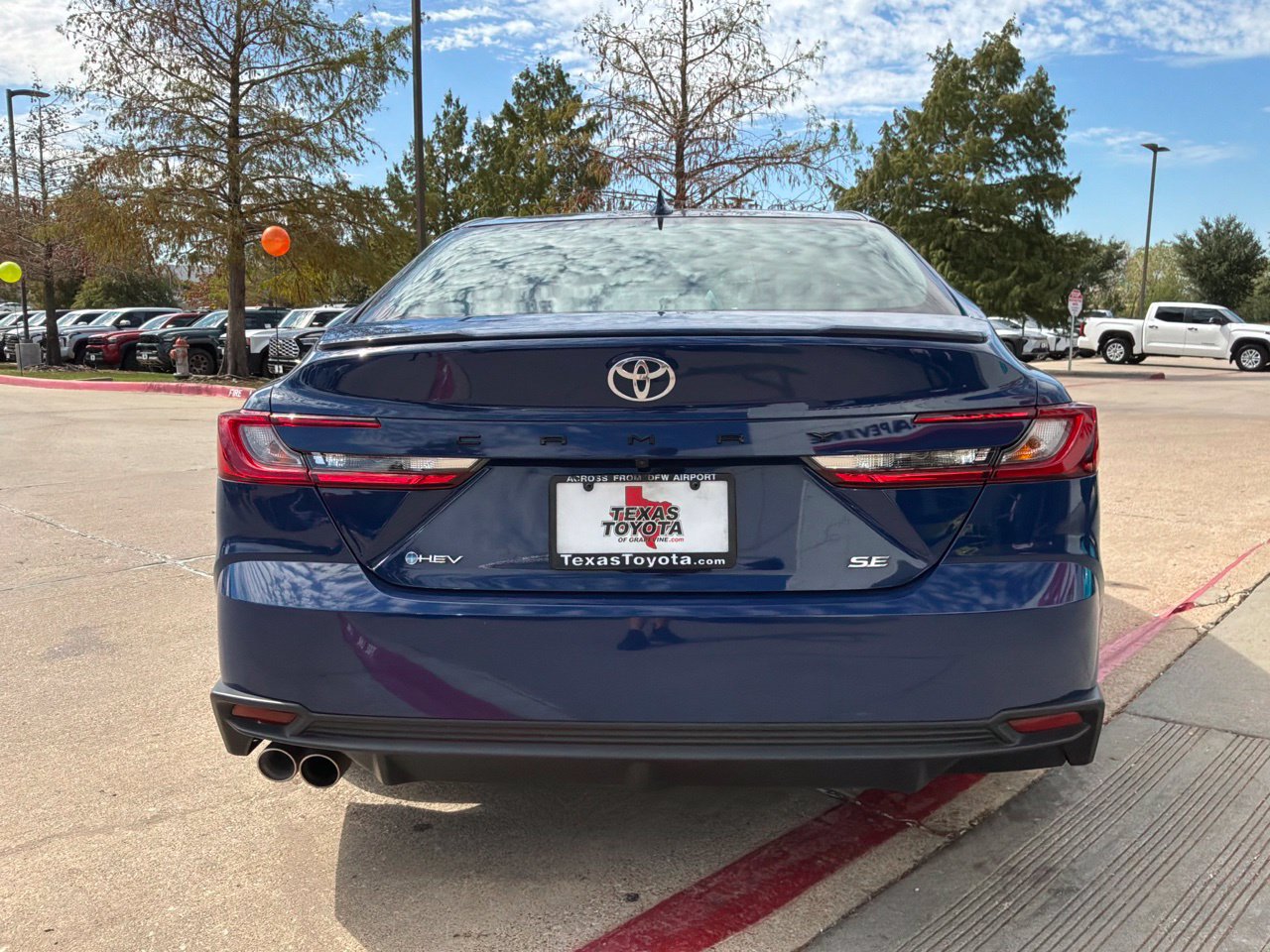 Used 2026 Toyota Camry SE FWD image 7