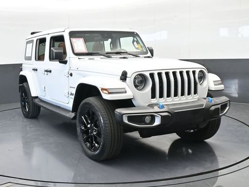 Used 2022 Jeep Wrangler Unlimited Sahara w/ Safety Group image 9