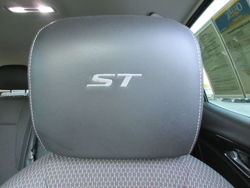 Certified 2022 Buick Envision Preferred w/ Sport Touring Package FWD image 20