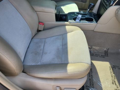 Used 2012 Toyota Camry XLE w/ Leather Pkg FWD image 18