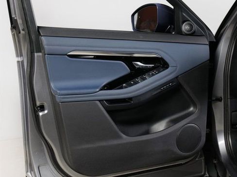 Used 2020 Land Rover Range Rover Evoque R-Dynamic SE image 24