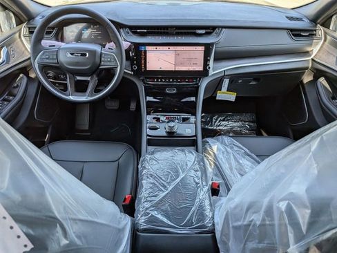 New 2026 Jeep Grand Cherokee Limited AWD/4WD image 16