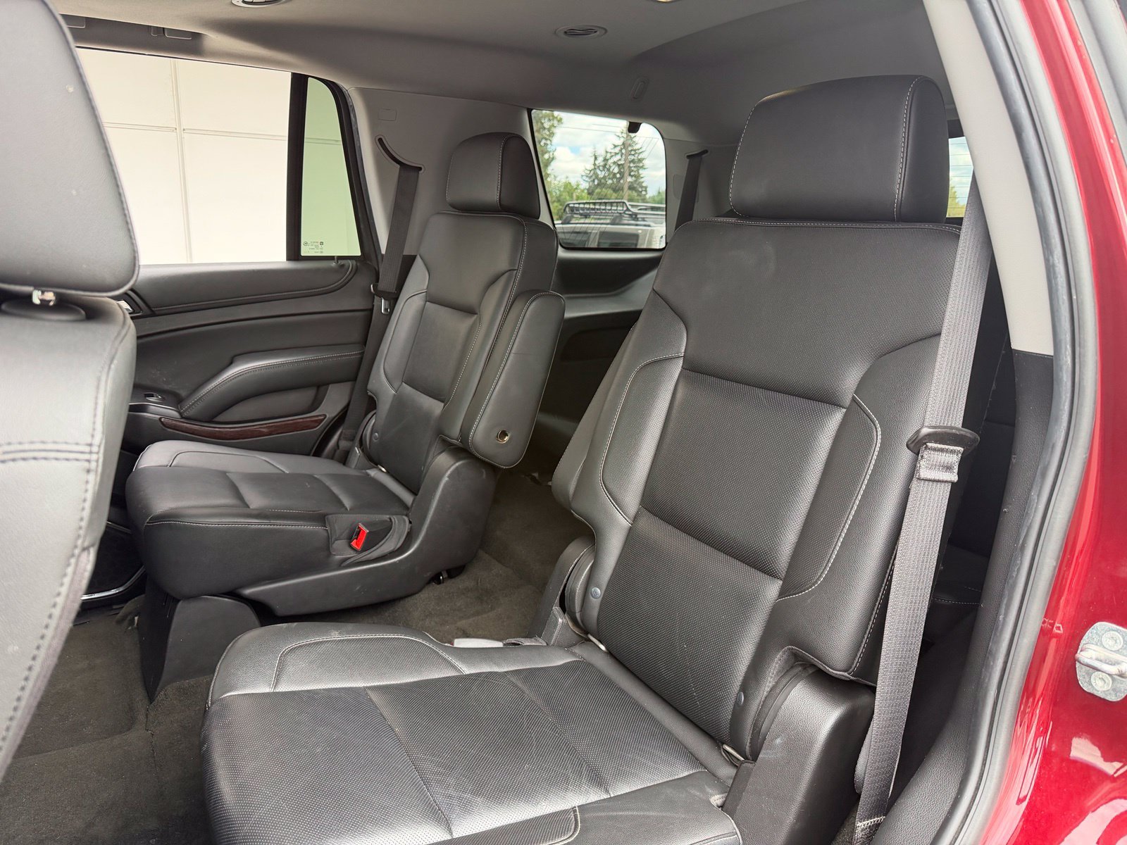 Used 2018 GMC Yukon SLT w/ HD Trailering Package AWD/4WD image 16