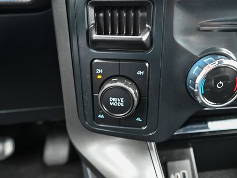 Used 2025 Ford F150 Lariat AWD/4WD image 35