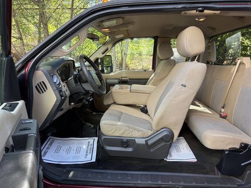 Used 2014 Ford F250 XLT w/ Snow Plow Prep Package image 10