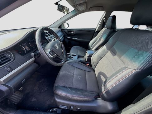 Used 2017 Toyota Camry SE image 16