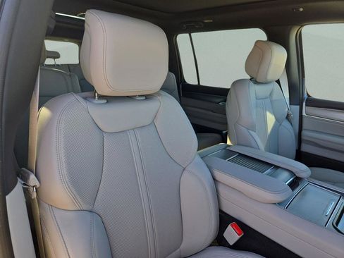 New 2026 Jeep Grand Wagoneer 2WD image 31