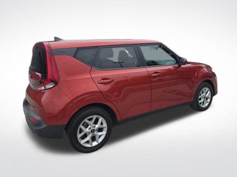 Used 2022 Kia Soul LX w/ Technology Package FWD image 3