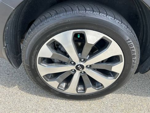 Certified 2021 Kia Telluride S AWD/4WD image 11