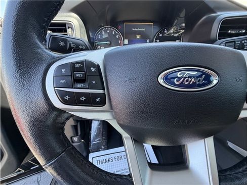 Used 2020 Ford Explorer XLT w/ Equipment Group 202A AWD/4WD image 33