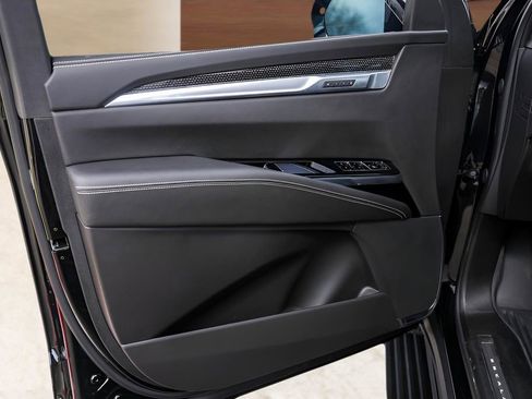 Certified 2025 Cadillac Escalade V w/ LPO, Floor Liner Package image 23