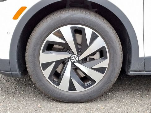 Certified 2025 Volkswagen ID.4 Pro RWD image 8