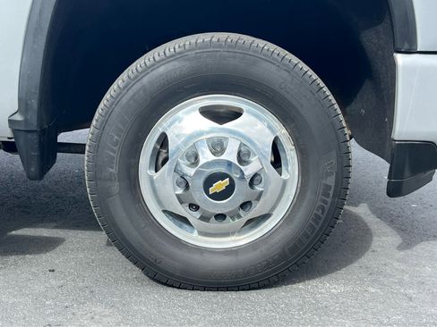 Used 2021 Chevrolet Silverado 3500 High Country image 16