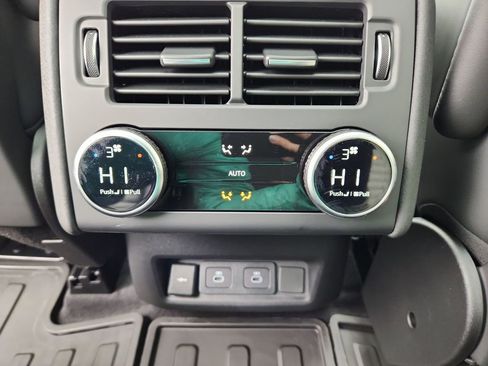 New 2026 Land Rover Discovery Limited Edition image 26