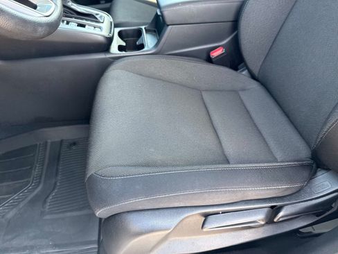 Used 2024 Honda CR-V LX image 19