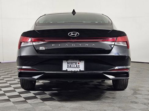 Used 2022 Hyundai Elantra SEL FWD image 4