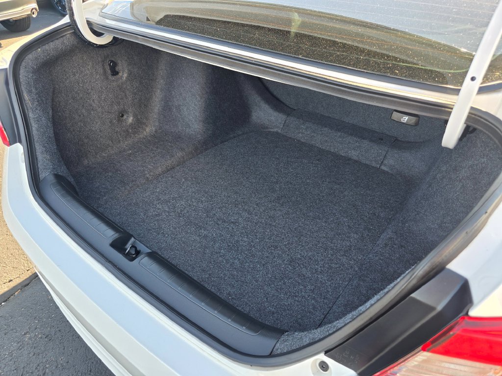 Used 2019 Honda Accord LX image 11