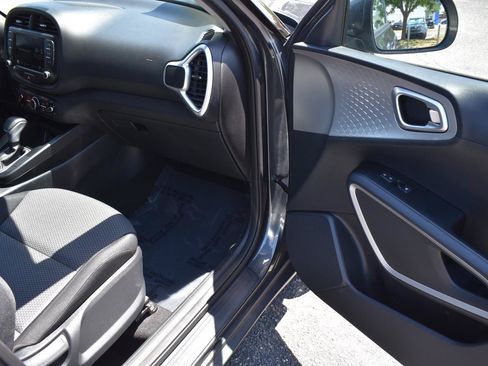 Used 2024 Kia Soul LX w/ Option Group 015 FWD image 14