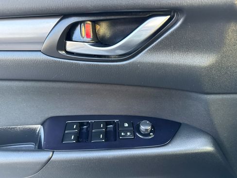 Used 2019 MAZDA CX-5 Sport image 12