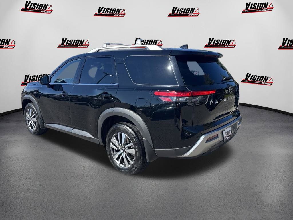 Used 2024 Nissan Pathfinder SL AWD/4WD image 7