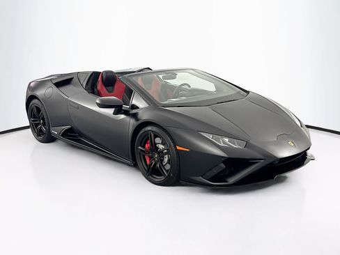 Used 2021 Lamborghini Huracan EVO RWD image 3