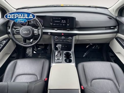 Used 2023 Kia Carnival LX image 13