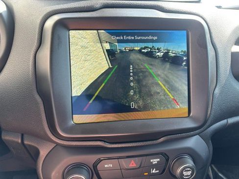 Used 2023 Jeep Renegade Latitude AWD/4WD image 25