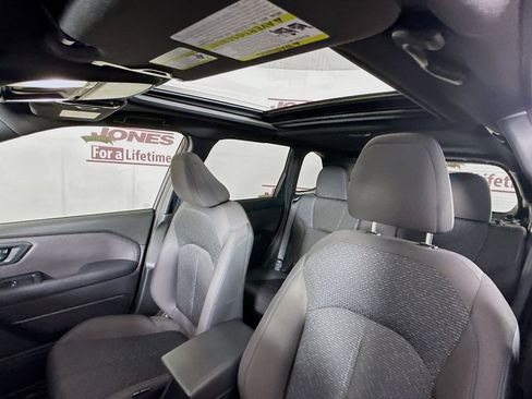 Certified 2025 Subaru Forester Premium AWD/4WD image 11