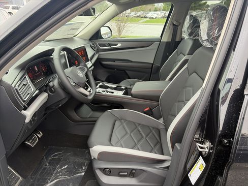 New 2026 Volkswagen Atlas Peak Edition AWD/4WD image 13