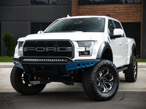Used 2019 Ford F150 Raptor w/ Equipment Group 802A Luxury AWD/4WD image 2
