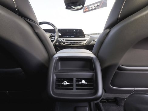 Used 2023 Cadillac Lyriq AWD image 42