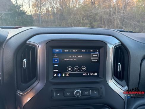 Used 2023 Chevrolet Silverado 2500 Custom w/ Custom Value Package image 21