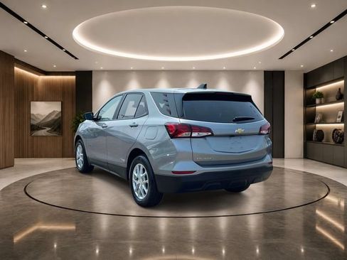 Certified 2024 Chevrolet Equinox LS w/ LS Convenience Package FWD image 8
