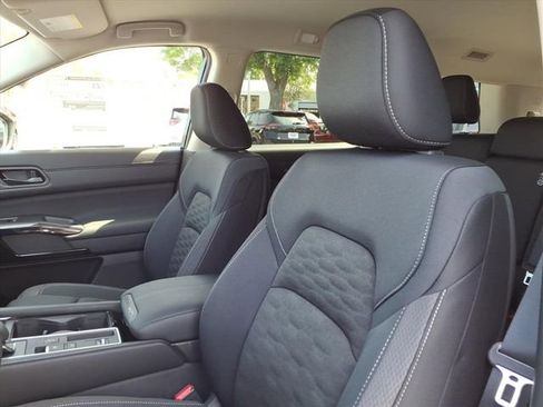 New 2026 Nissan Pathfinder SV image 3