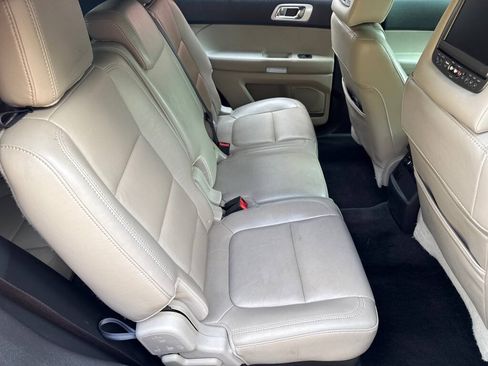 Used 2011 Ford Explorer XLT w/ 202A Rapid Spec Order Code AWD/4WD image 14