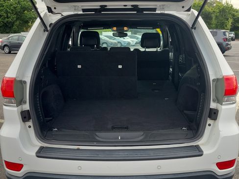 Used 2017 Jeep Grand Cherokee Laredo w/ Quick Order Package 2BE RWD image 12