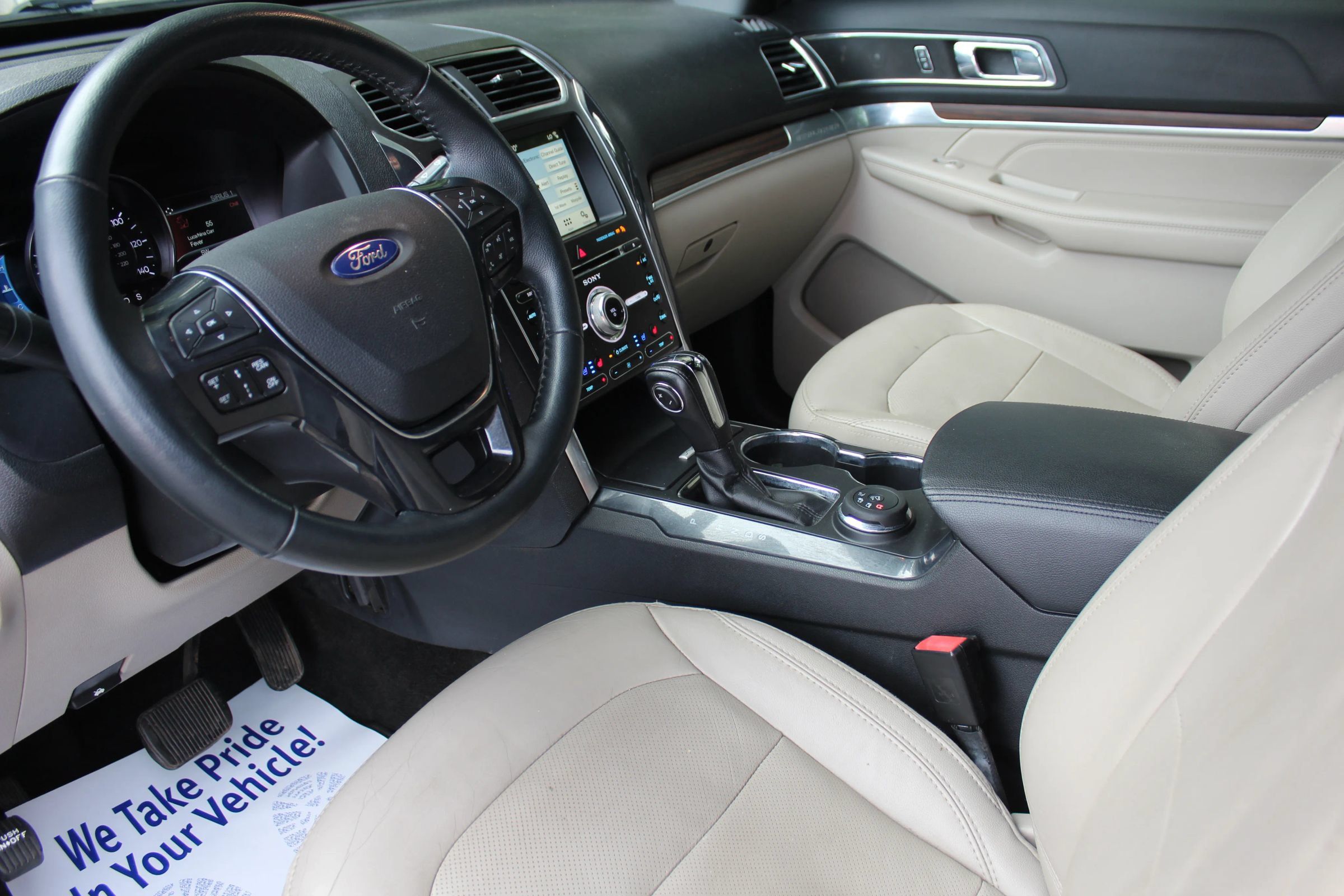Used 2018 Ford Explorer Limited w/ Equipment Group 301A AWD/4WD image 11