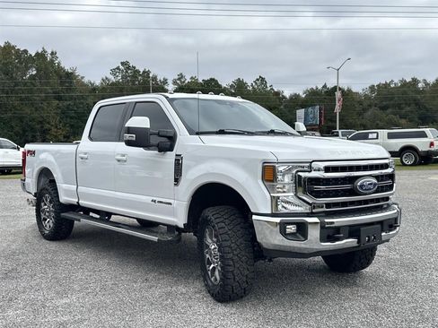 Used 2020 Ford F250 Lariat w/ Lariat Value Package image 3