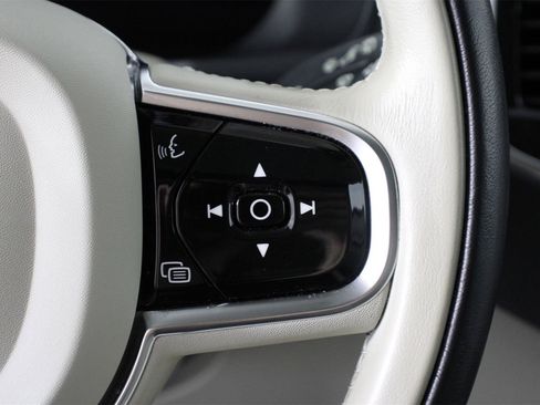 Certified 2023 Volvo XC90 B6 Ultimate image 11