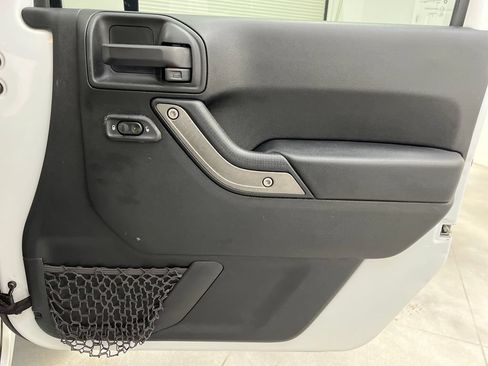 Used 2017 Jeep Wrangler Unlimited Sport w/ Quick Order Package 24S AWD/4WD image 26
