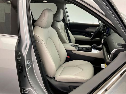 New 2026 Toyota Grand Highlander AWD Hybrid image 9