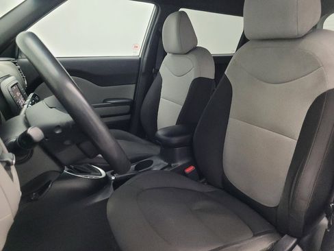 Used 2018 Kia Soul image 17
