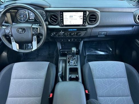 Used 2021 Toyota Tacoma TRD Off-Road AWD/4WD image 15